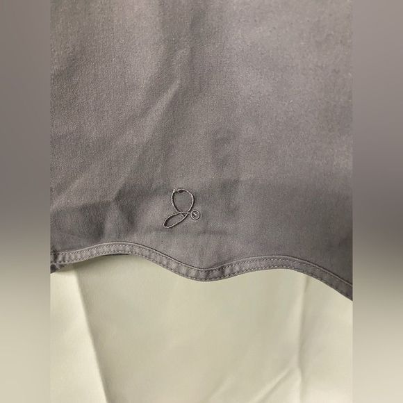 Jaanuu Like New Scallop Scrub Top in Gray - Picture 3 of 6